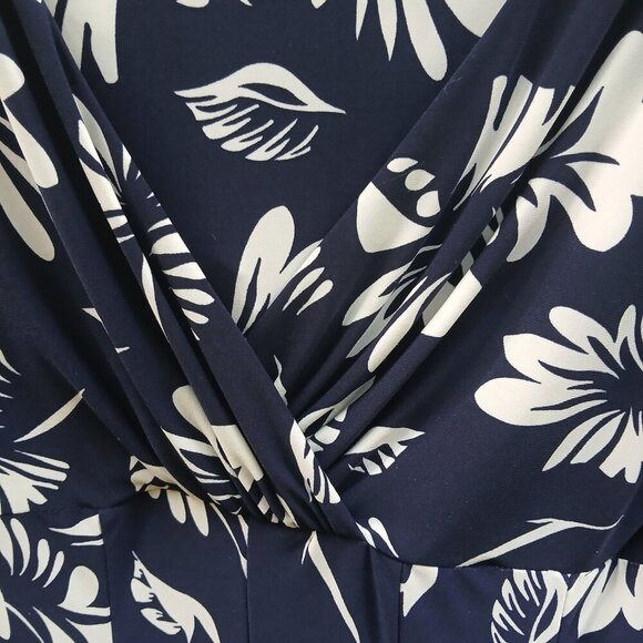 Navy Surplice Neckline White Tropical Floral Design Figure Flattering Dress Sz8 - Picture 4 of 7